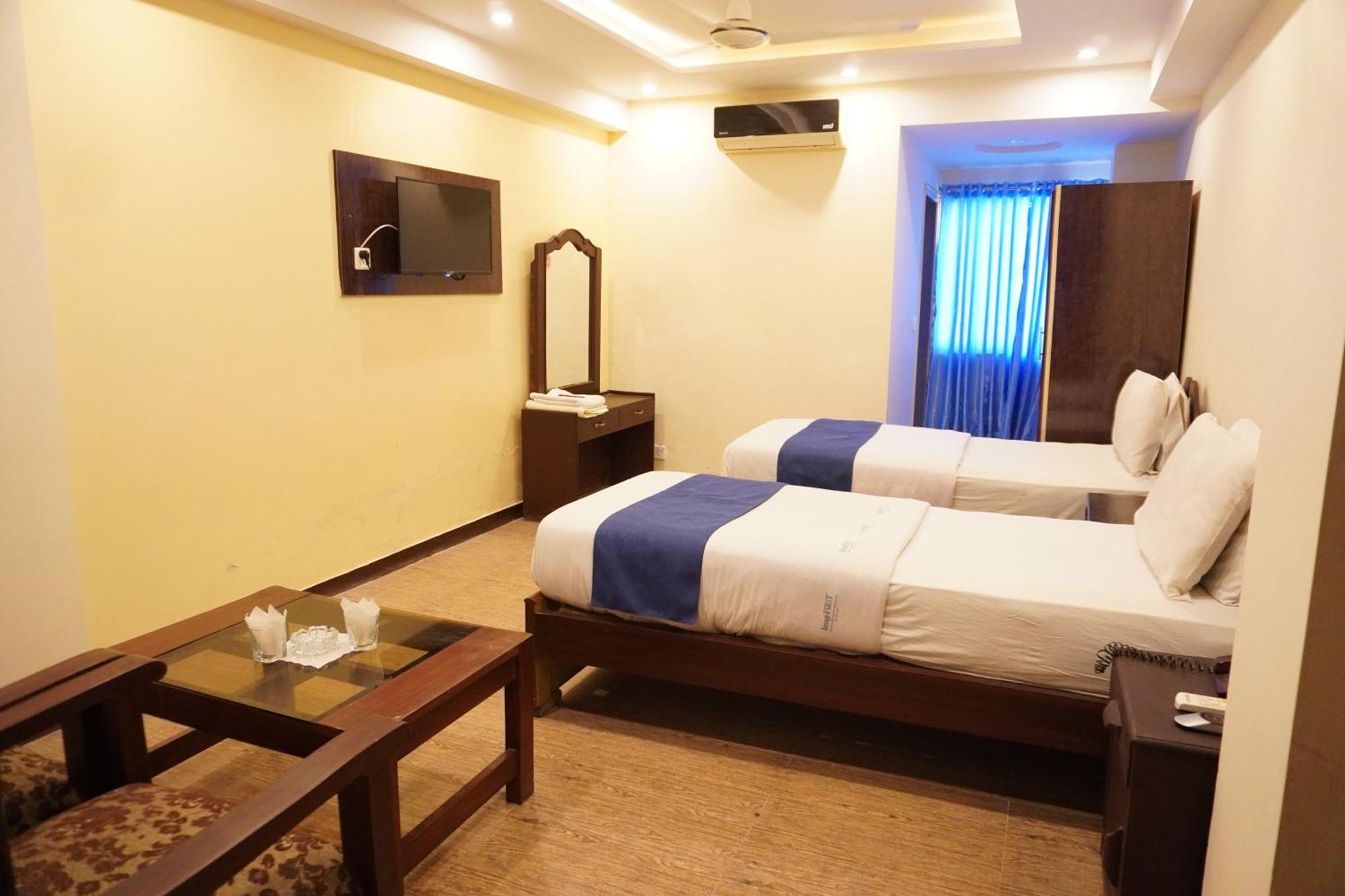 National Hotel Lahore Exterior foto