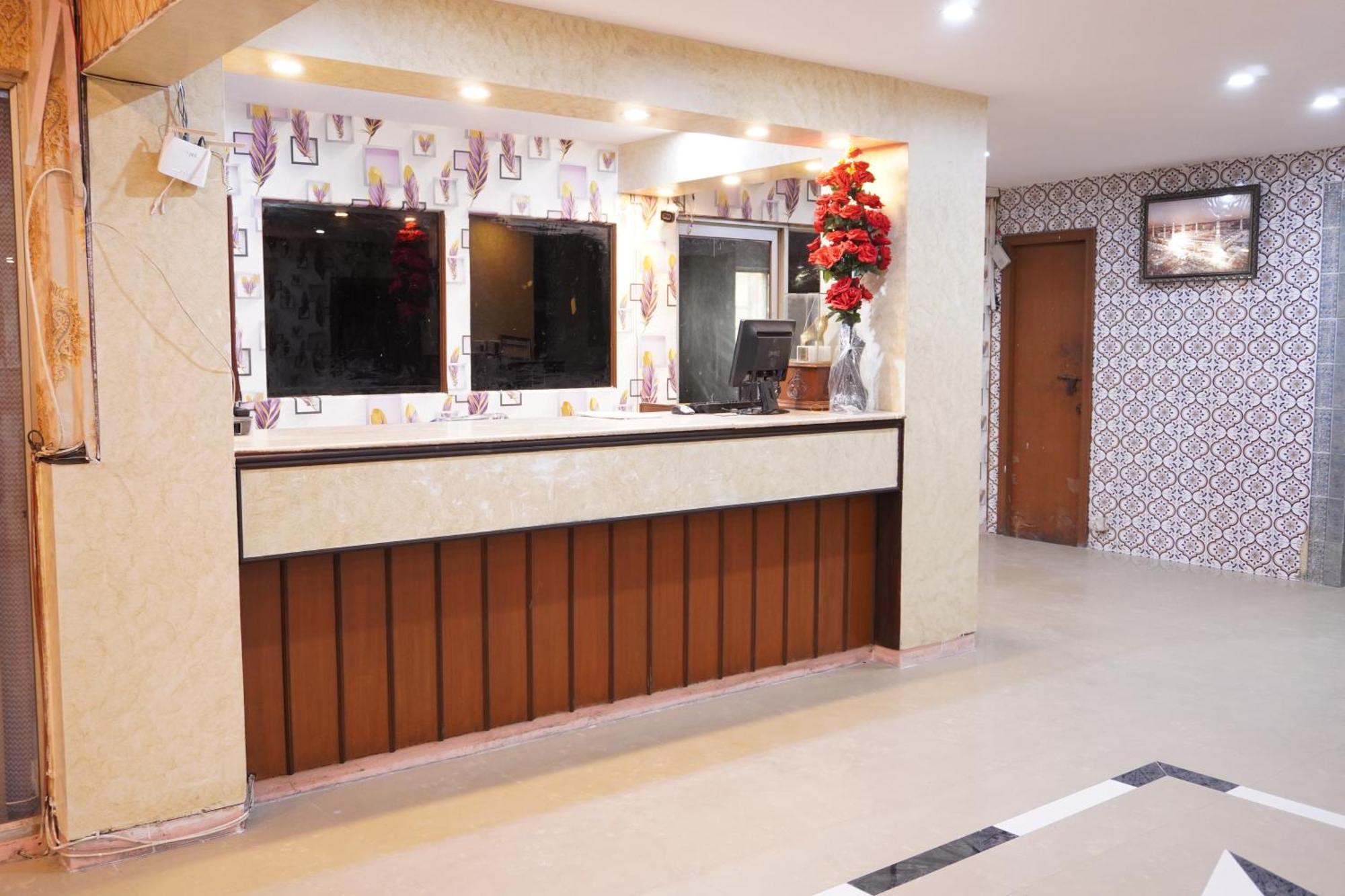 National Hotel Lahore Exterior foto