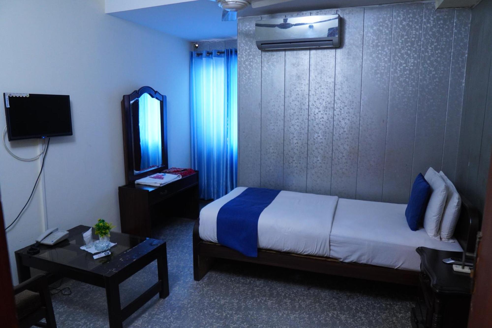National Hotel Lahore Exterior foto